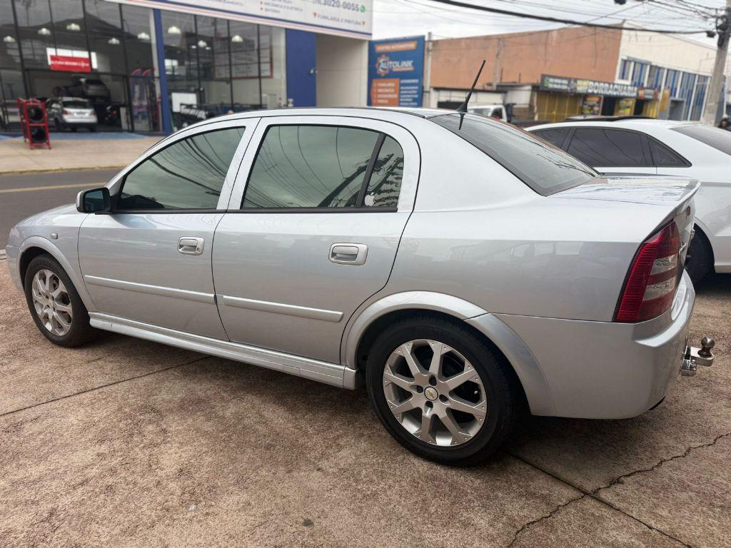 CHEVROLET Astra Sedan - Foto