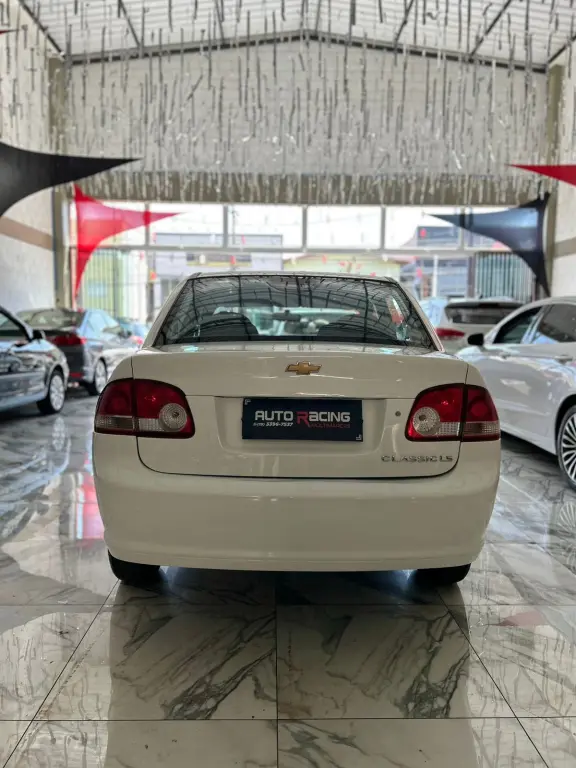 CHEVROLET Classic Sedan - Foto