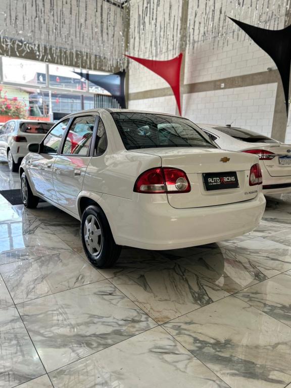 CHEVROLET Classic Sedan - Foto