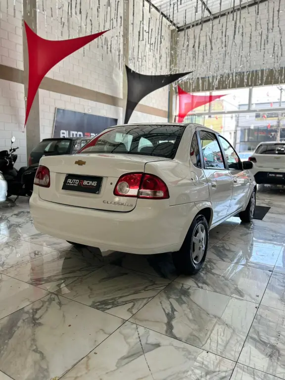 CHEVROLET Classic Sedan - Foto