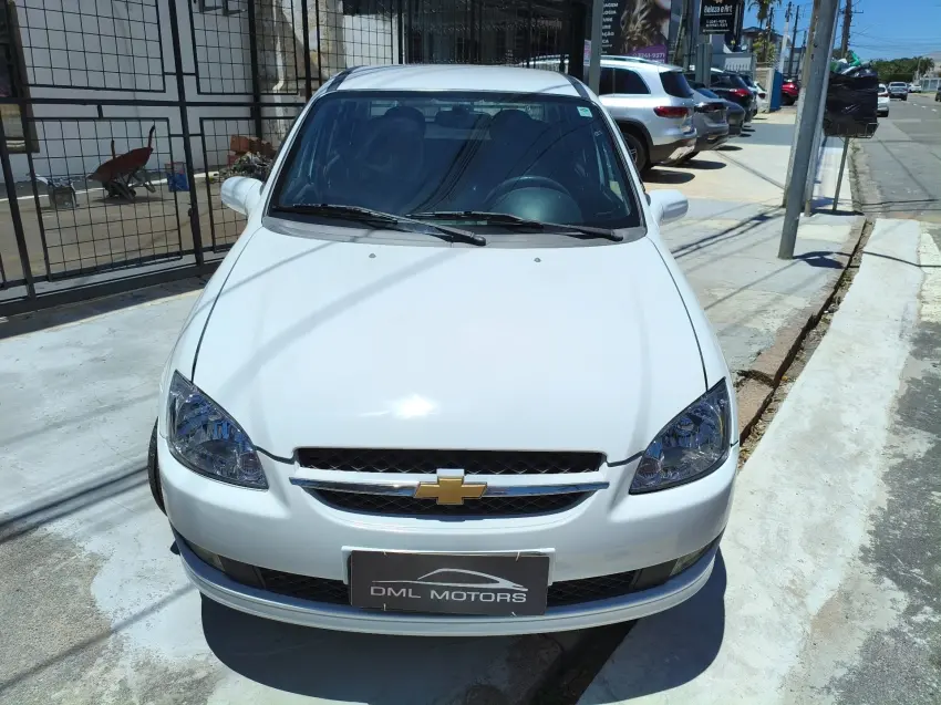 CHEVROLET Classic Sedan - Foto