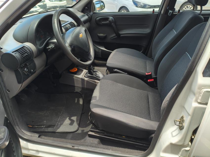 CHEVROLET Classic Sedan - Foto