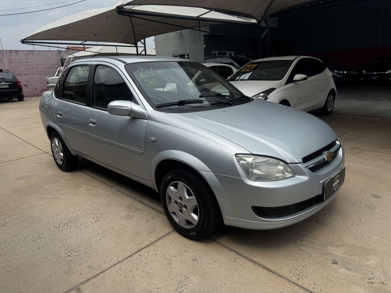 CHEVROLET Classic Sedan - Foto