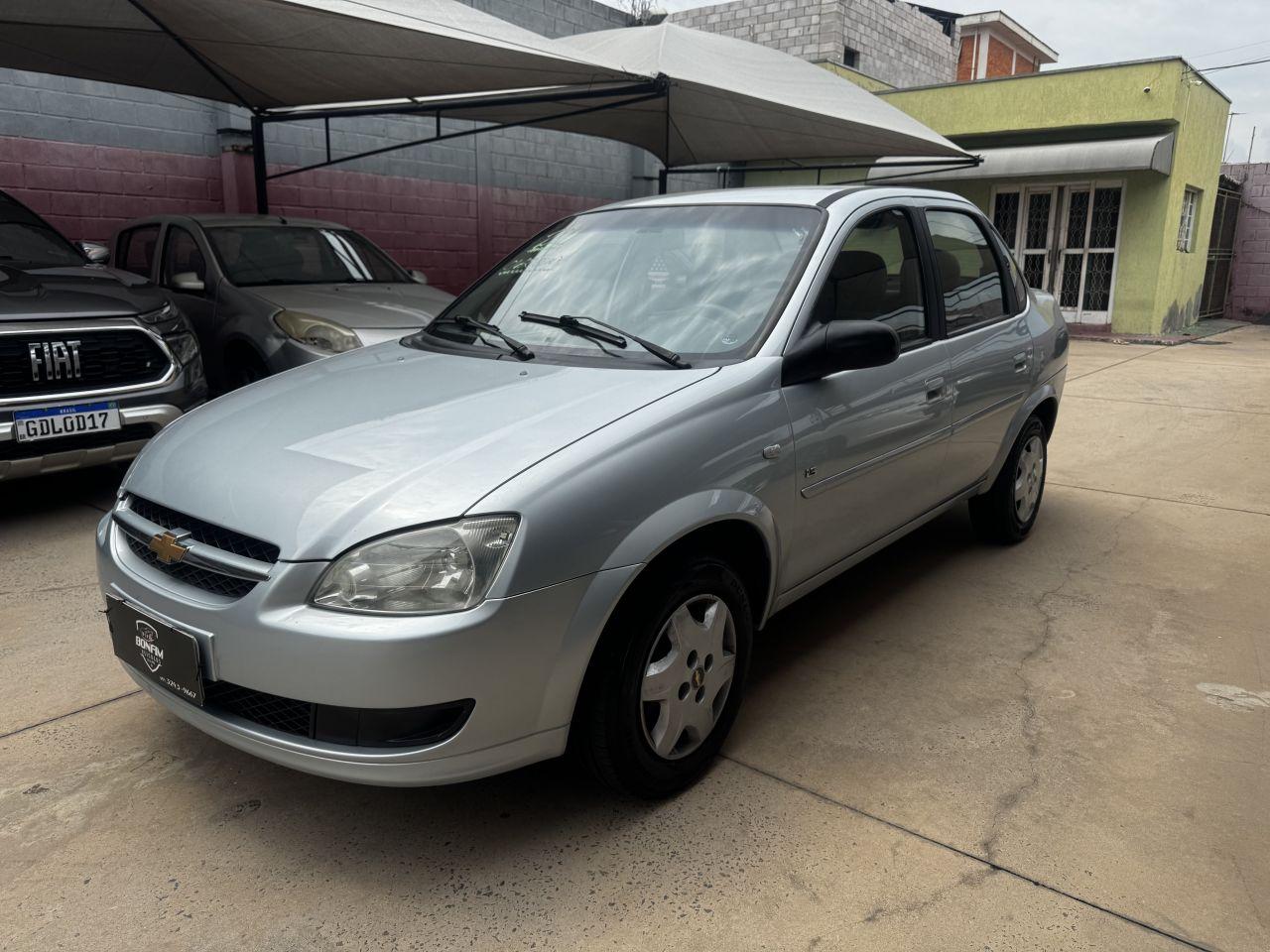 CHEVROLET Classic Sedan - Foto