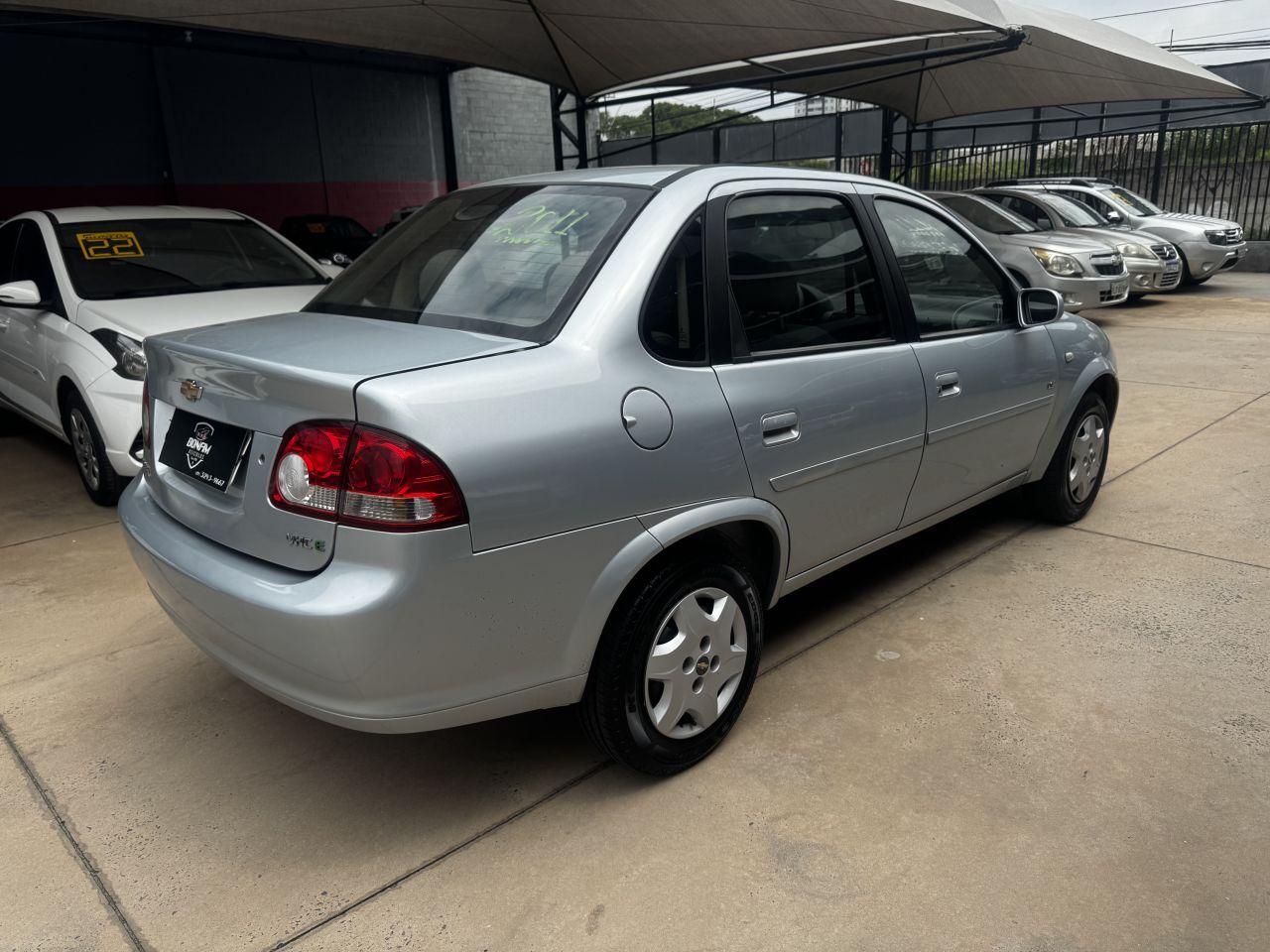 CHEVROLET Classic Sedan - Foto