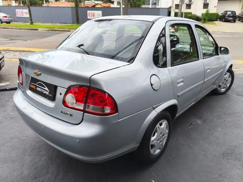 CHEVROLET Classic Sedan - Foto