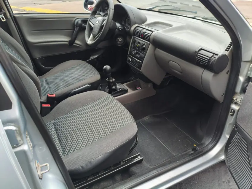 CHEVROLET Classic Sedan - Foto