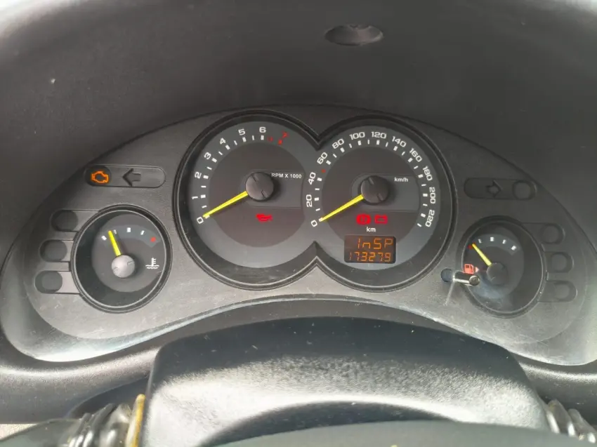 CHEVROLET Classic Sedan - Foto