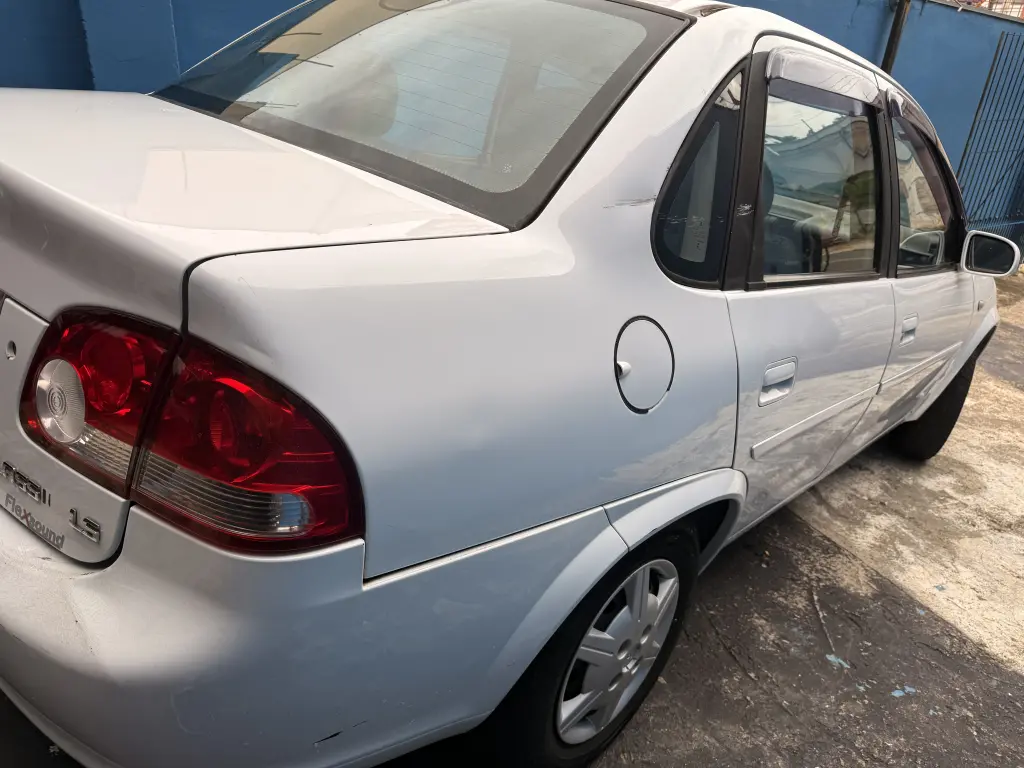 CHEVROLET Classic Sedan - Foto