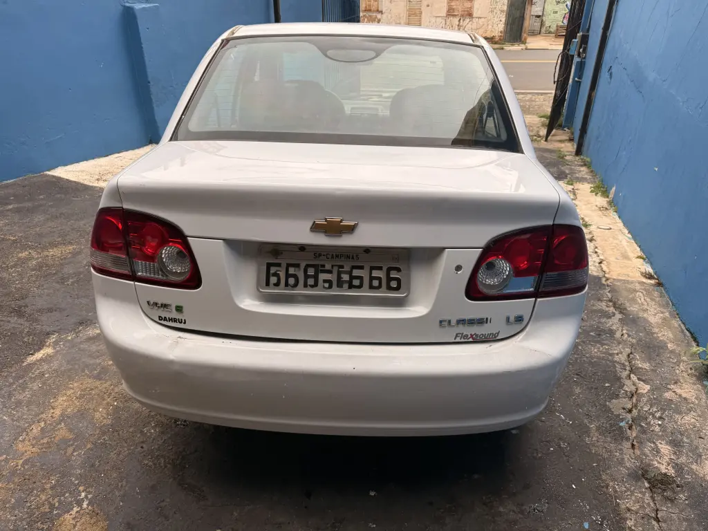 CHEVROLET Classic Sedan - Foto