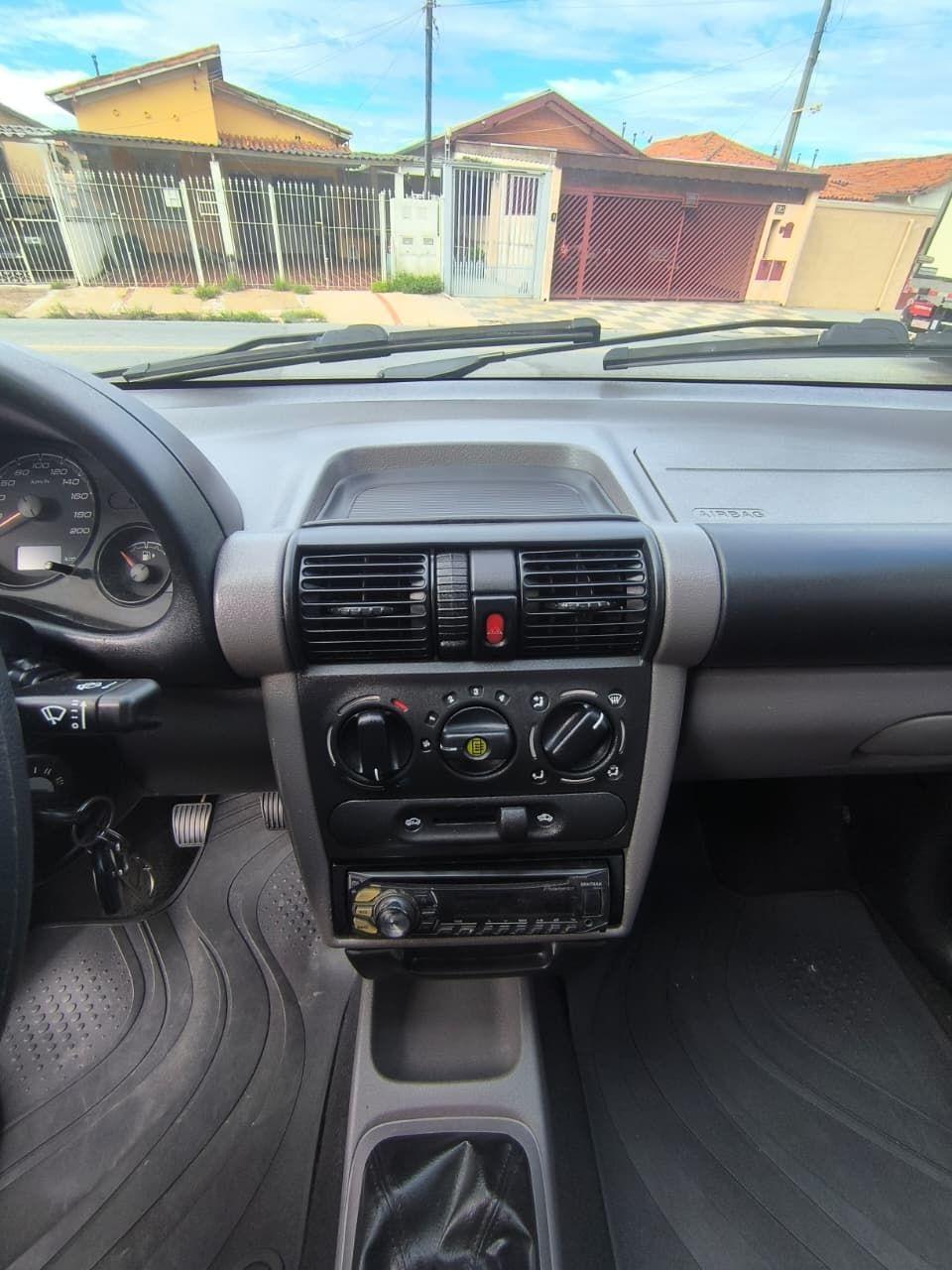 CHEVROLET Classic Sedan - Foto