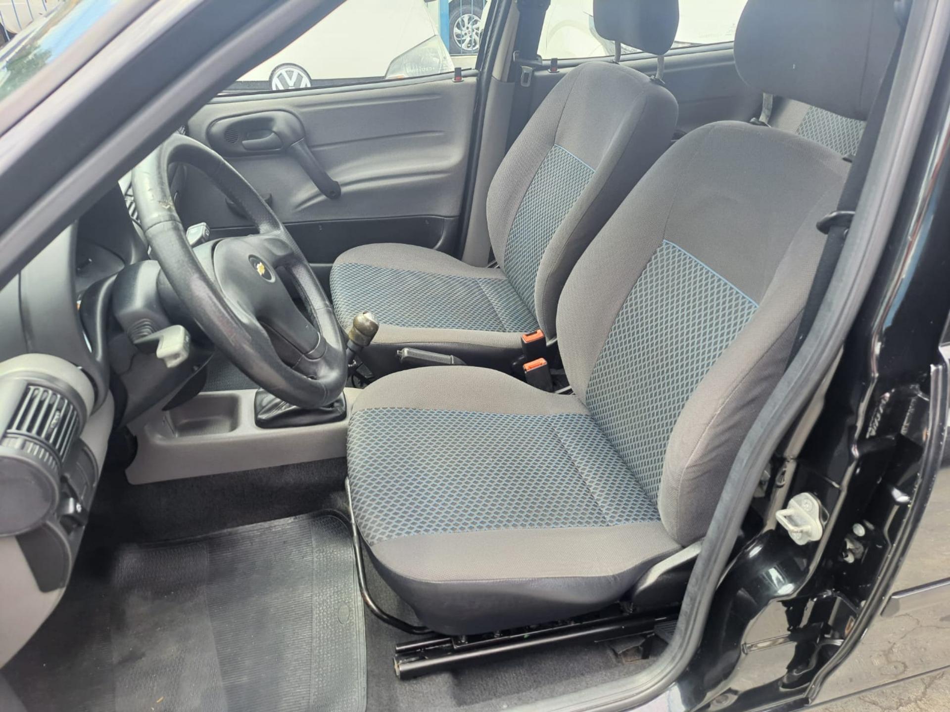 CHEVROLET Classic Sedan - Foto