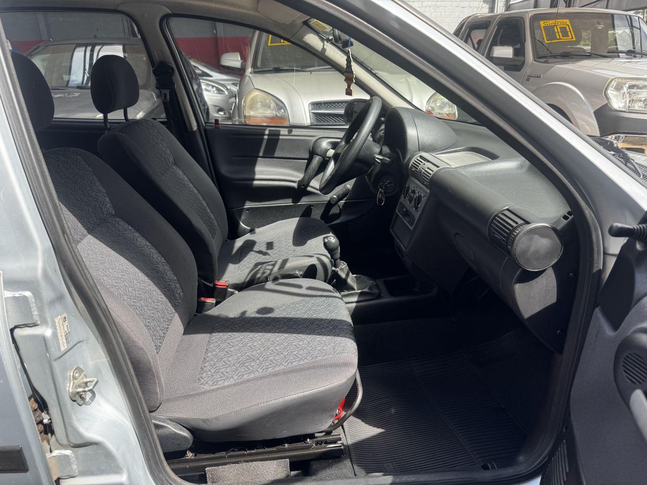 CHEVROLET Classic Sedan - Foto