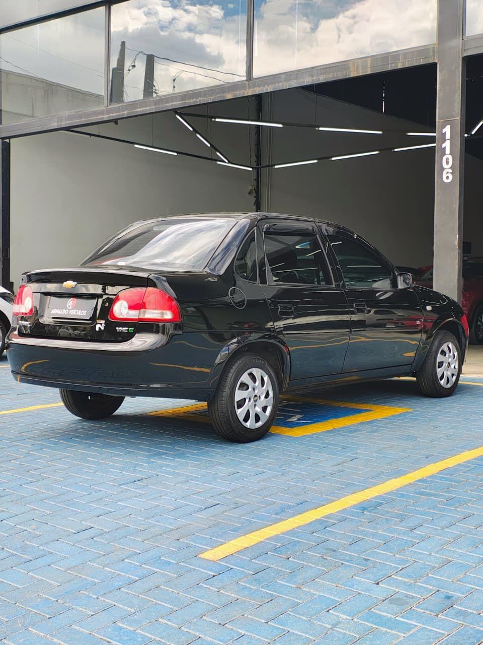 CHEVROLET Classic Sedan - Foto