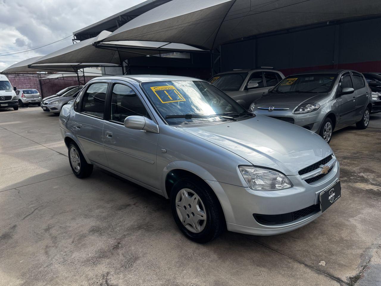 CHEVROLET Classic Sedan - Foto