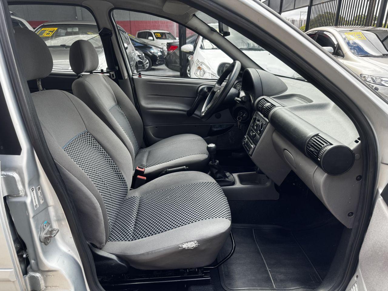 CHEVROLET Classic Sedan - Foto