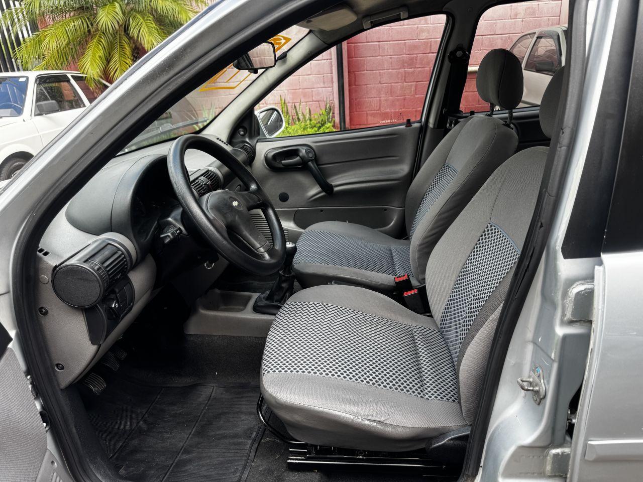 CHEVROLET Classic Sedan - Foto