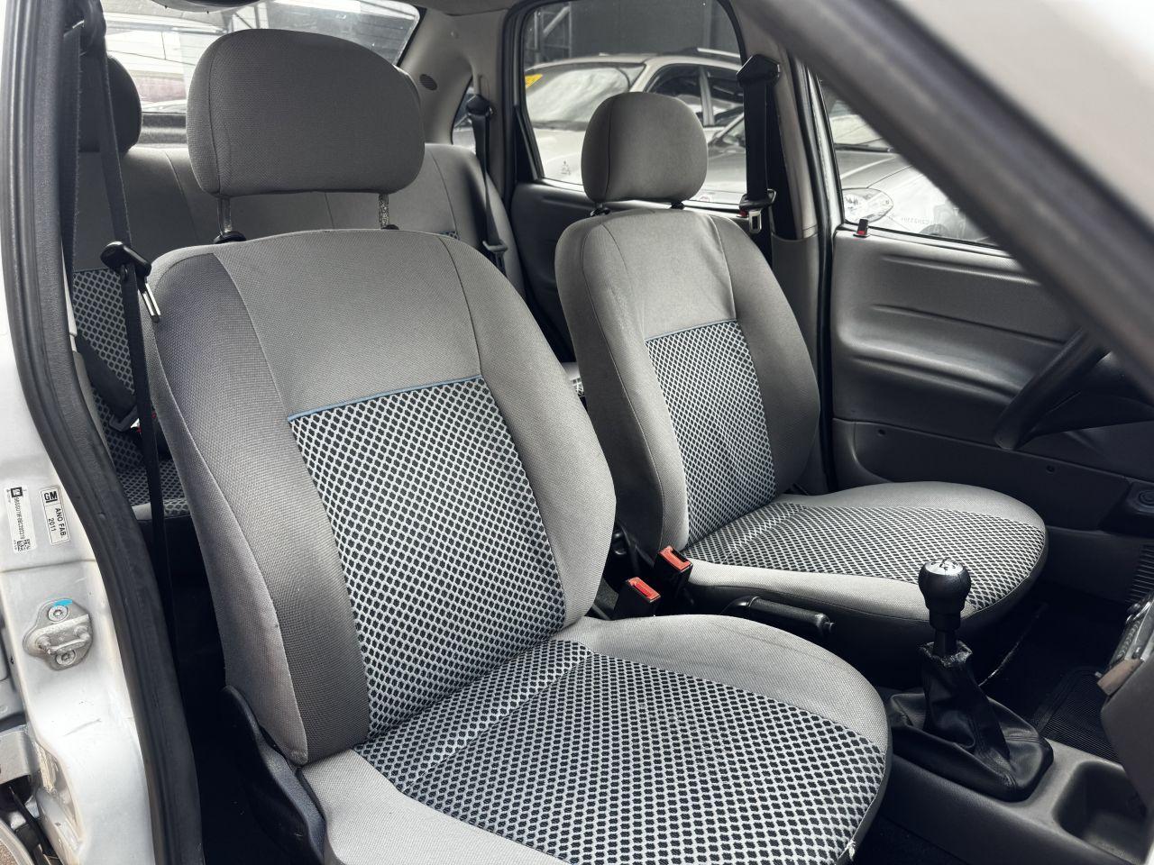 CHEVROLET Classic Sedan - Foto