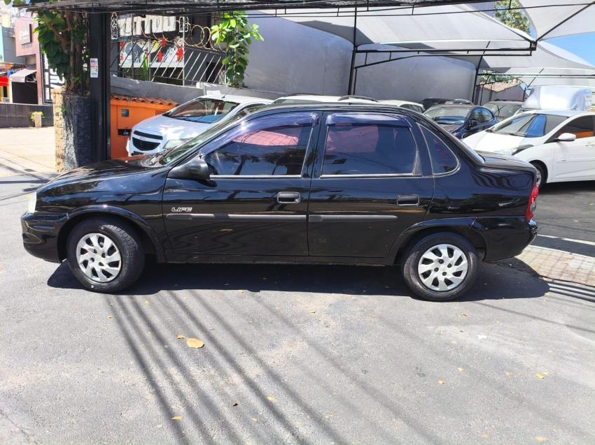 CHEVROLET Classic Sedan - Foto