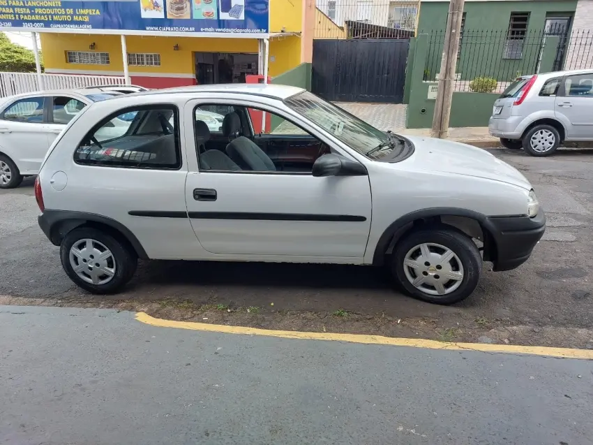 CHEVROLET Corsa Hatch - Foto