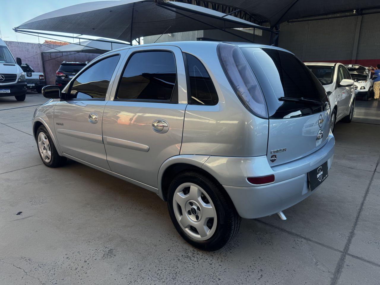 CHEVROLET Corsa Hatch - Foto