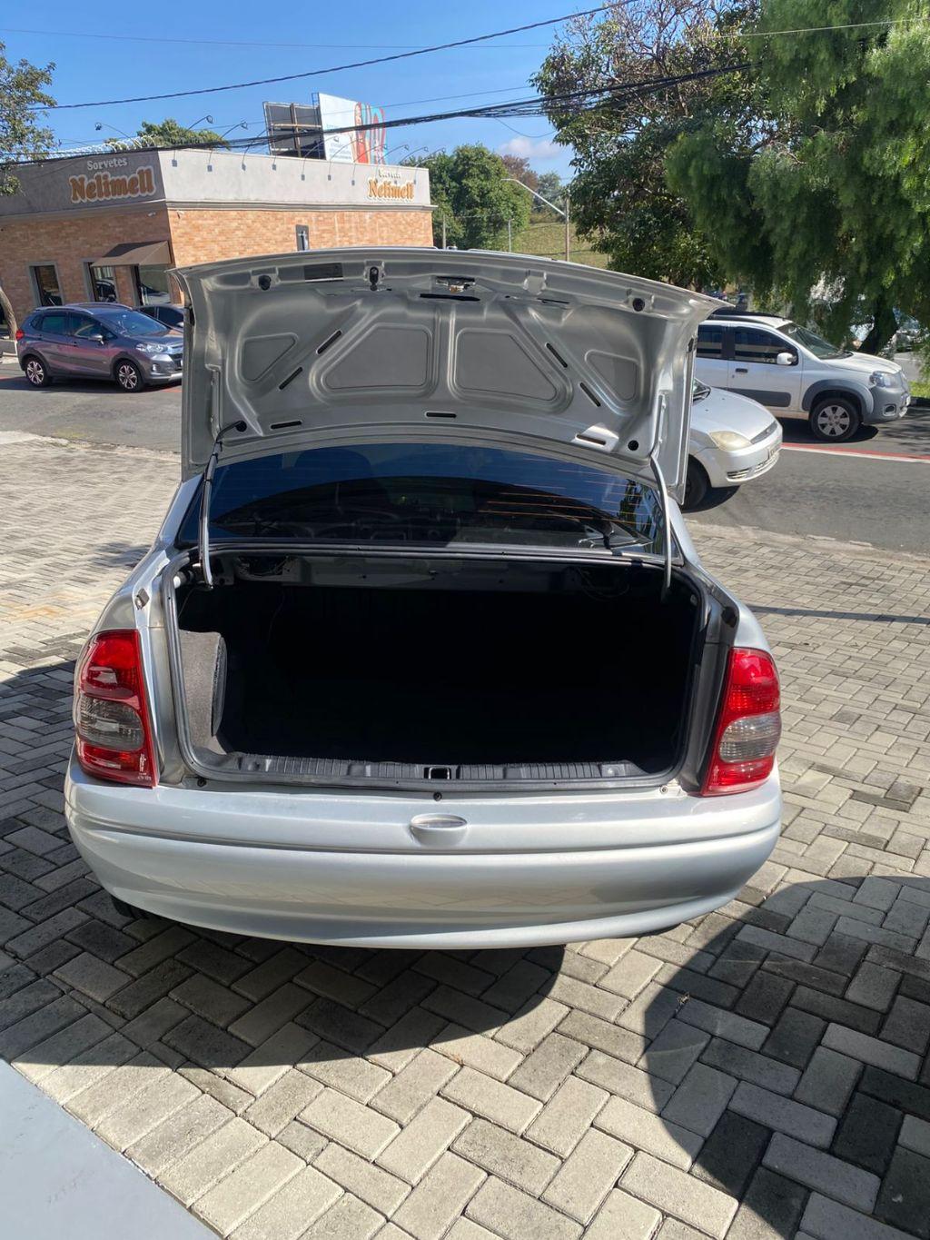CHEVROLET Corsa Sedan - Foto