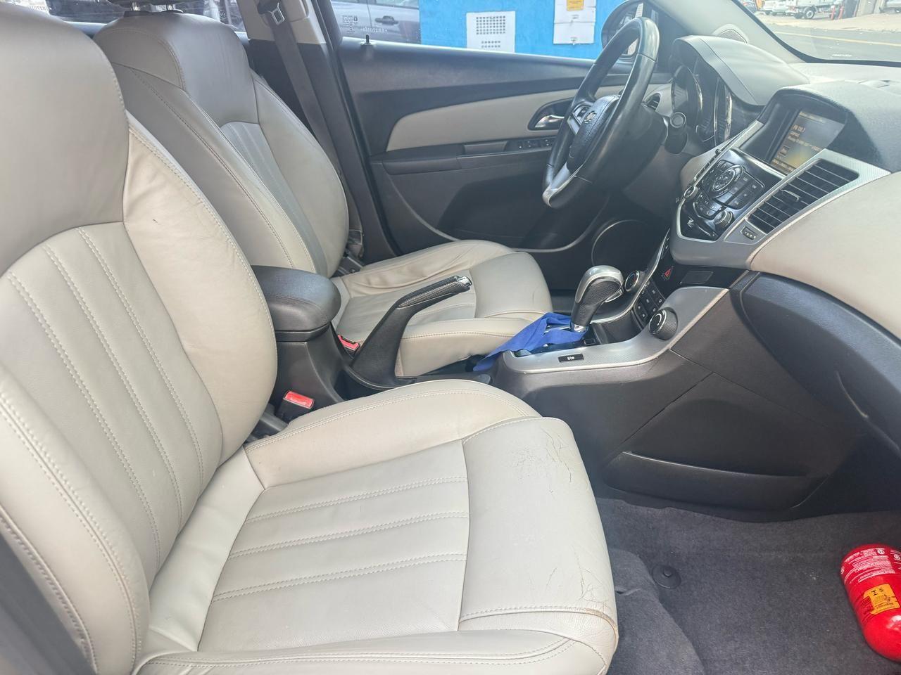 CHEVROLET Cruze Sedan - Miniatura
