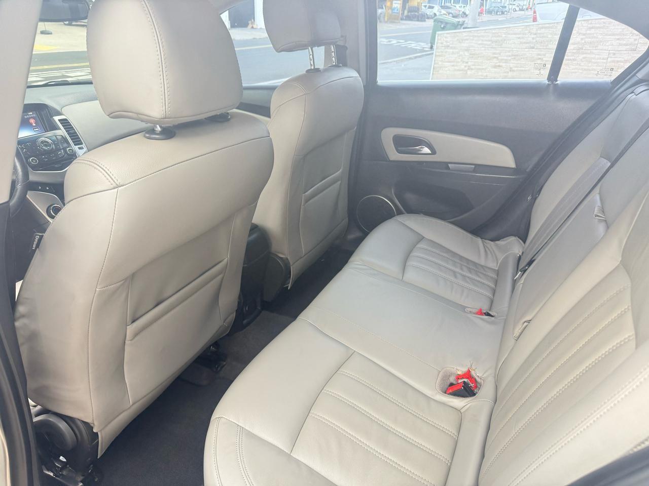 CHEVROLET Cruze Sedan - Miniatura