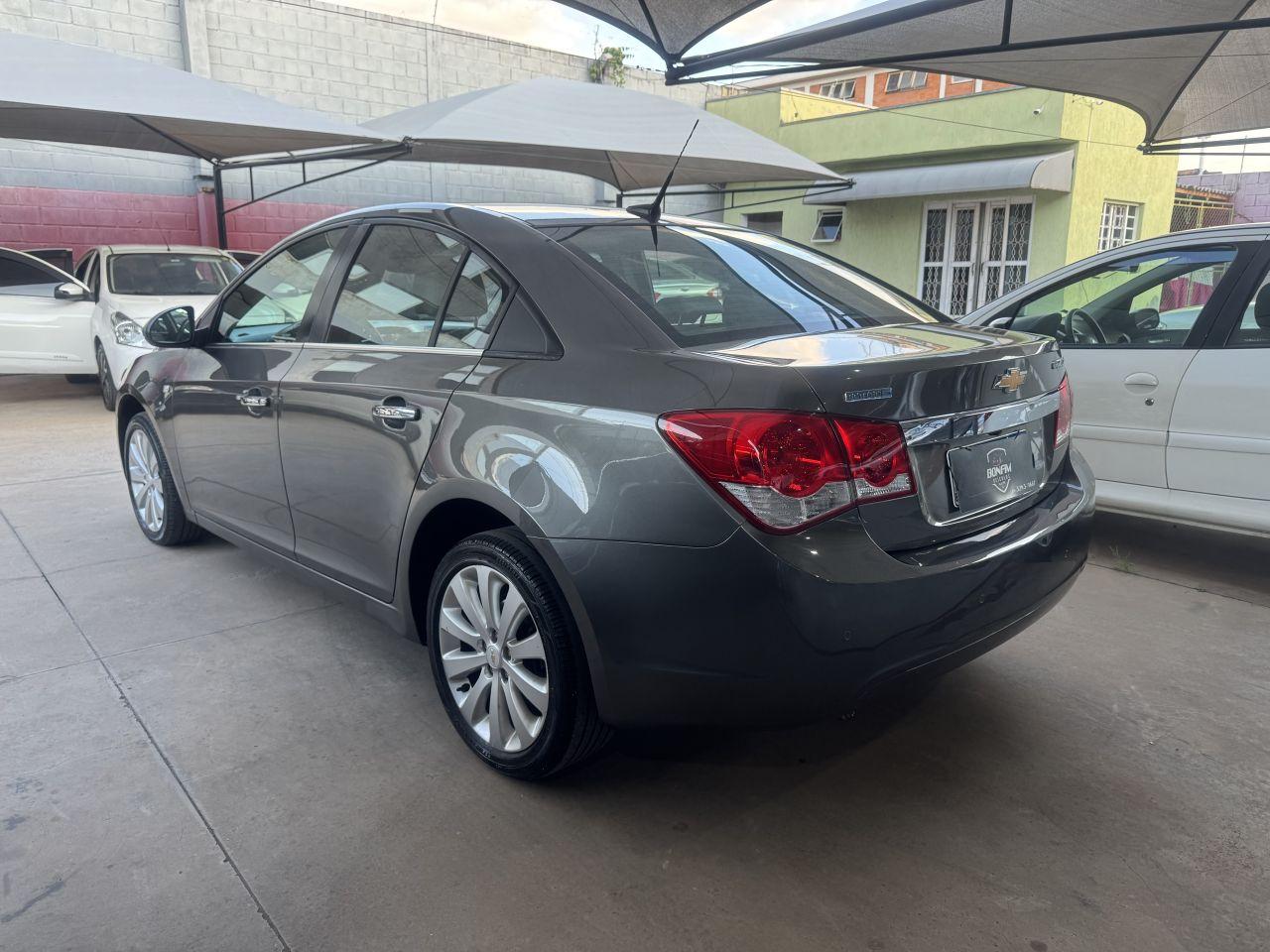 CHEVROLET Cruze Sedan - Foto