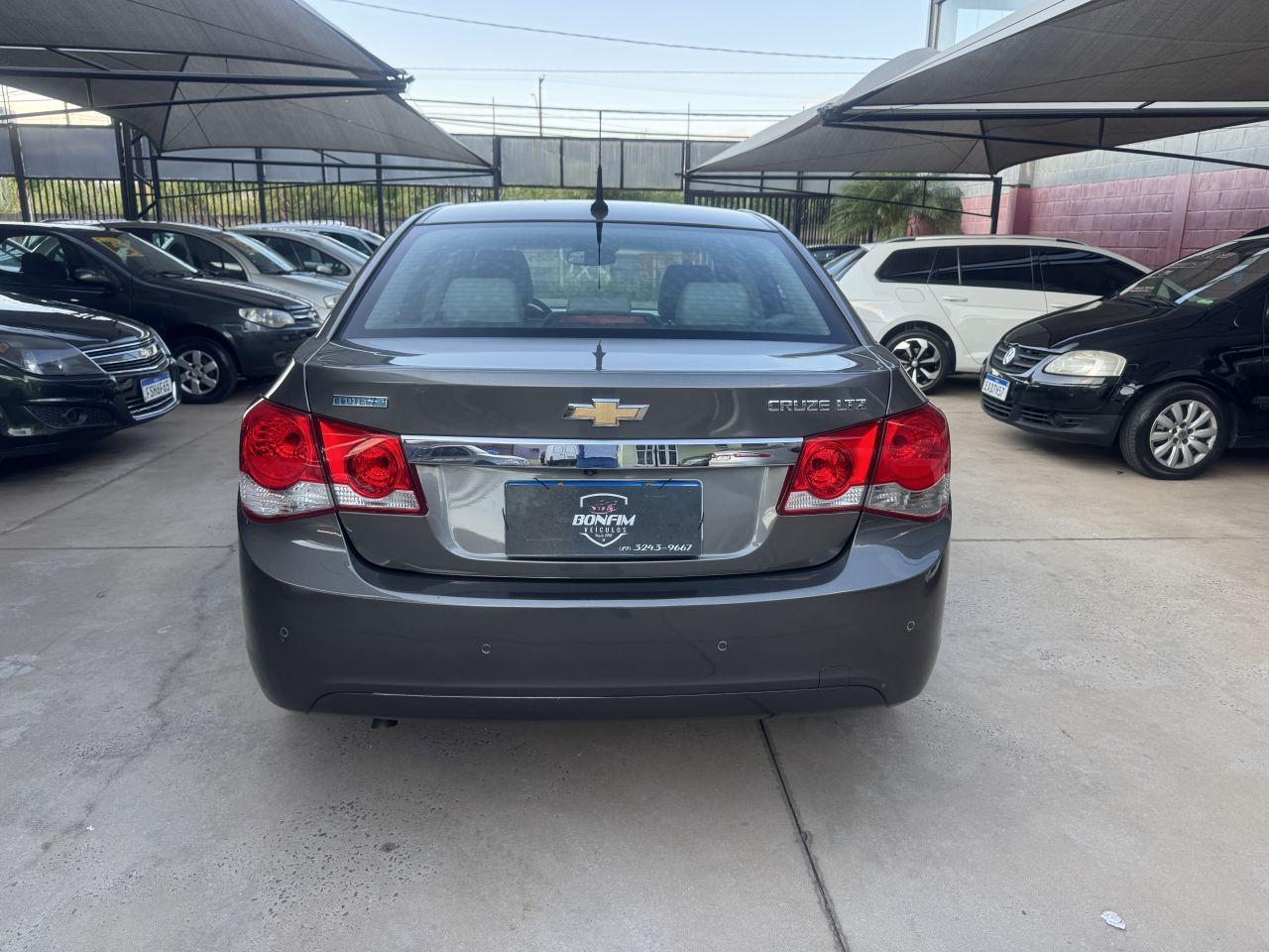 CHEVROLET Cruze Sedan - Foto