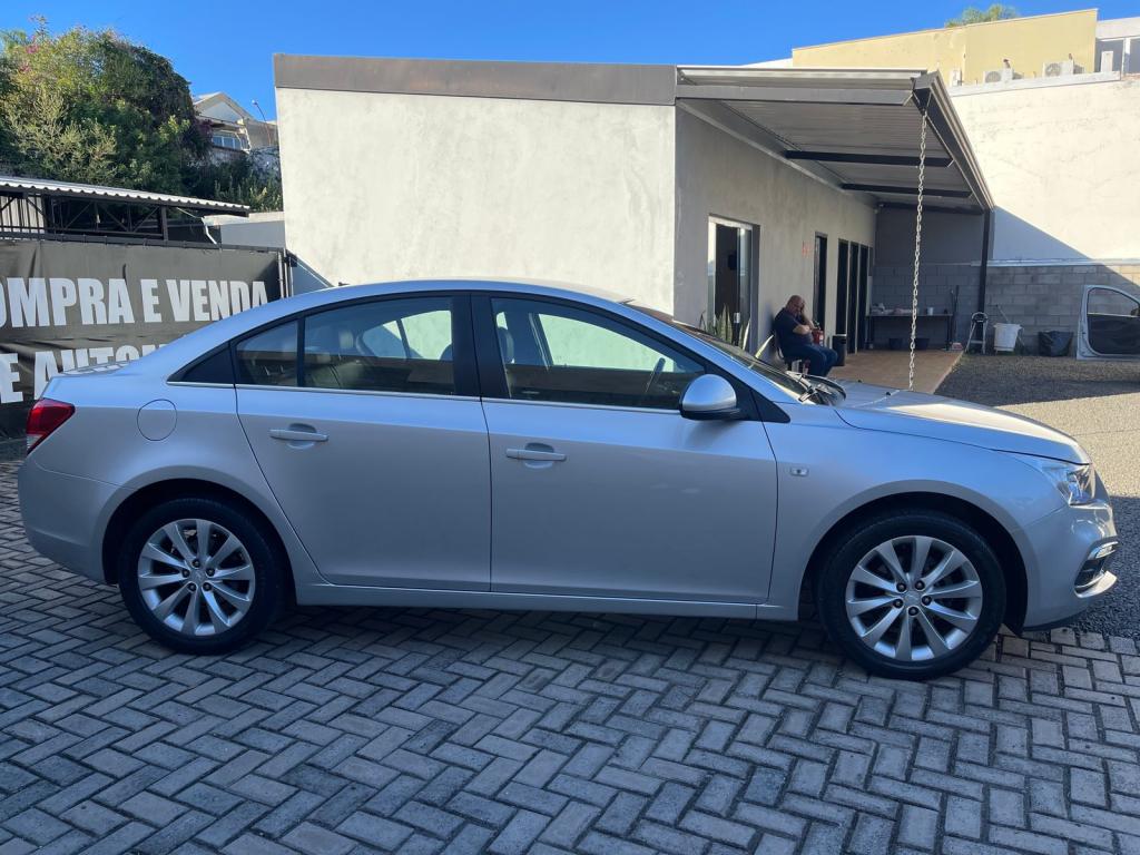 CHEVROLET Cruze Sedan - Foto