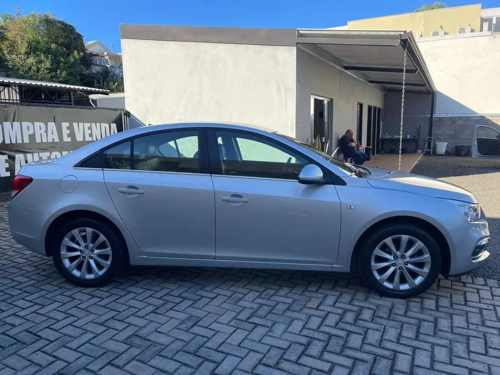 CHEVROLET Cruze Sedan - Foto
