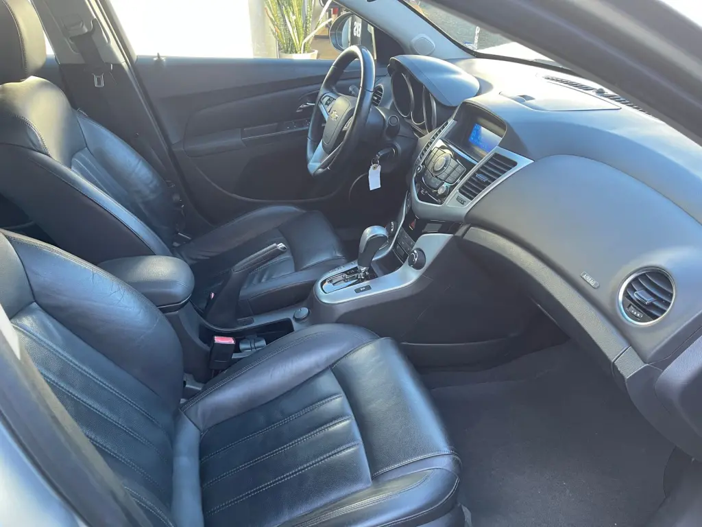 CHEVROLET Cruze Sedan - Foto