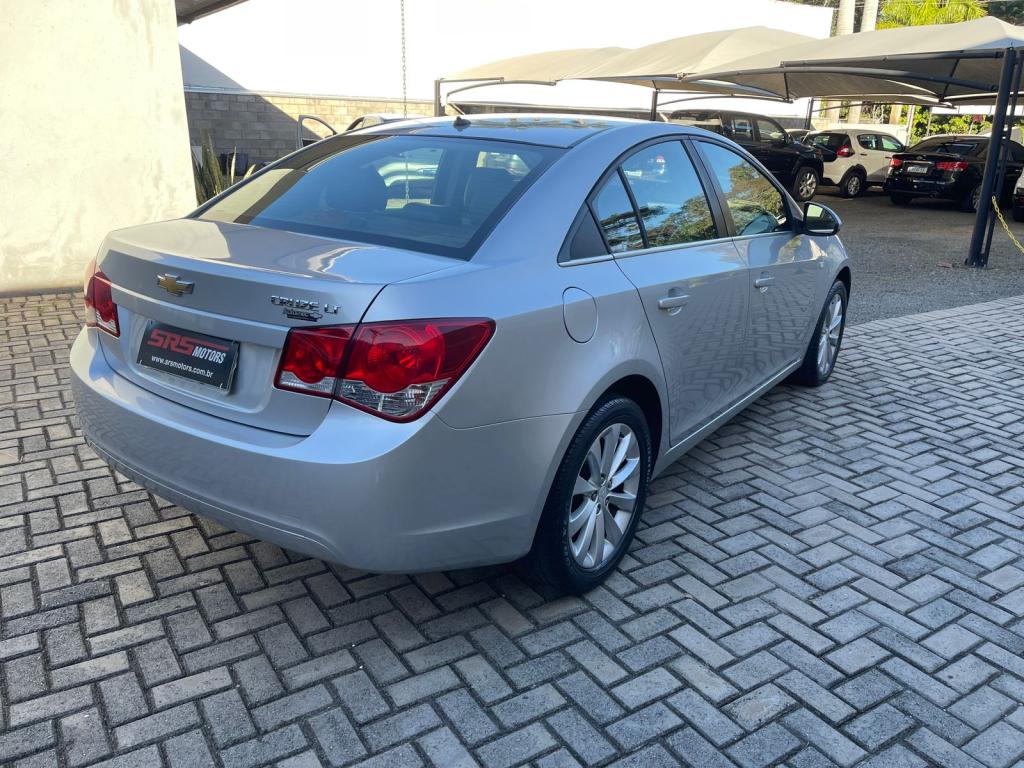 CHEVROLET Cruze Sedan - Foto