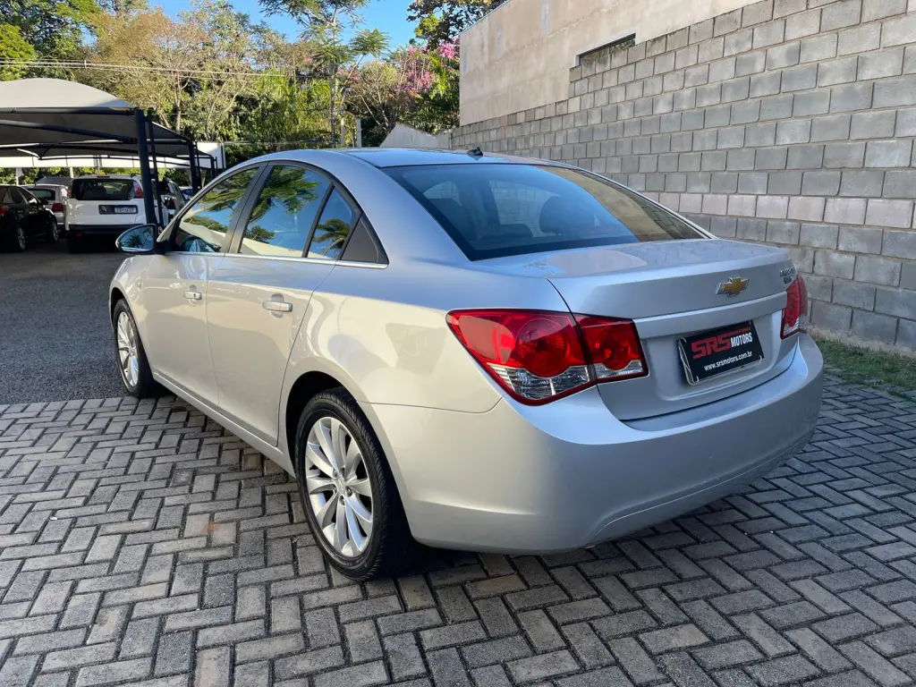 CHEVROLET Cruze Sedan - Foto