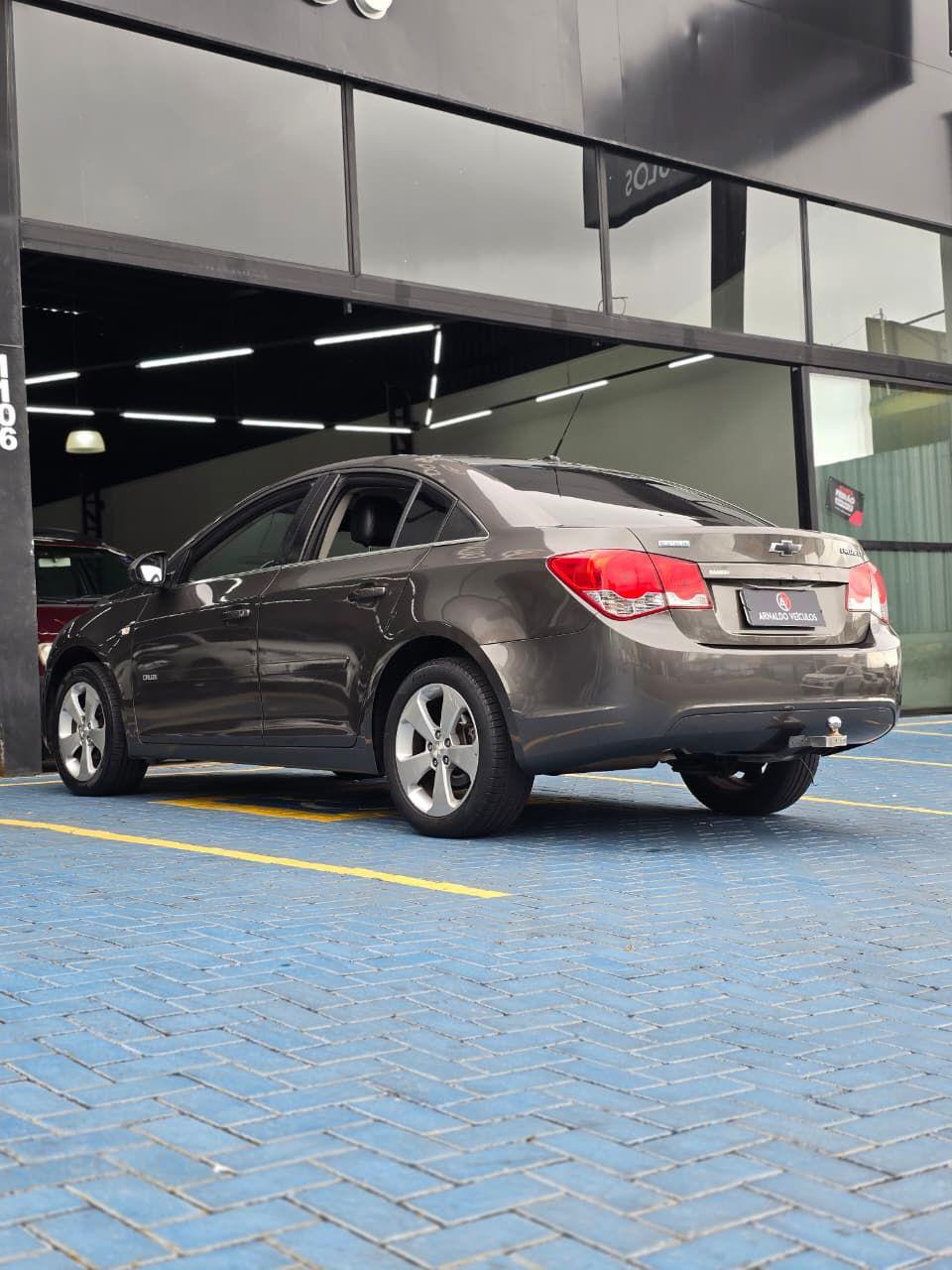 CHEVROLET Cruze Sedan - Foto