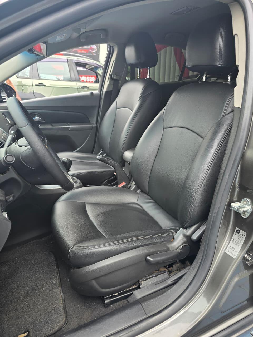 CHEVROLET Cruze Sedan - Foto