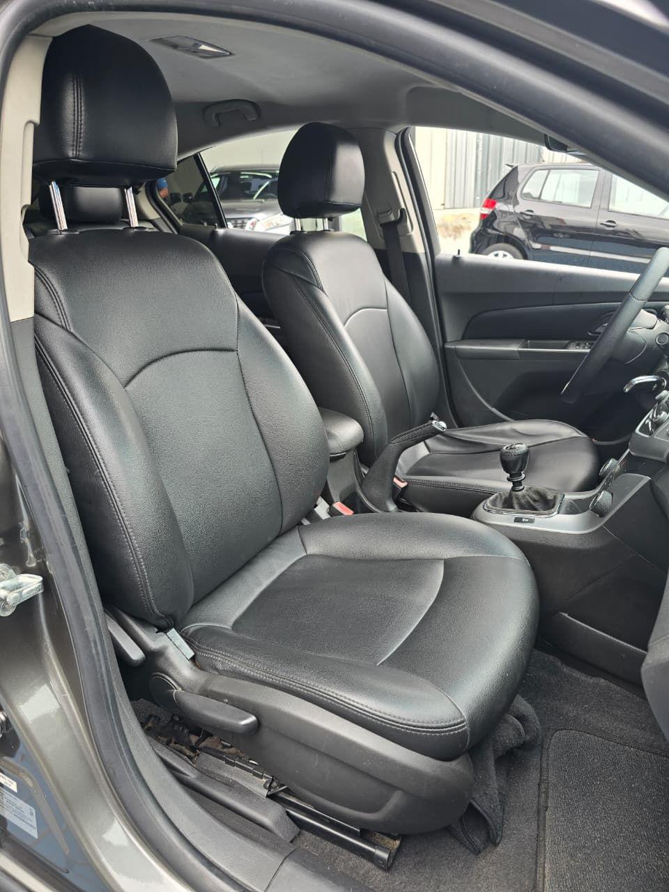 CHEVROLET Cruze Sedan - Foto