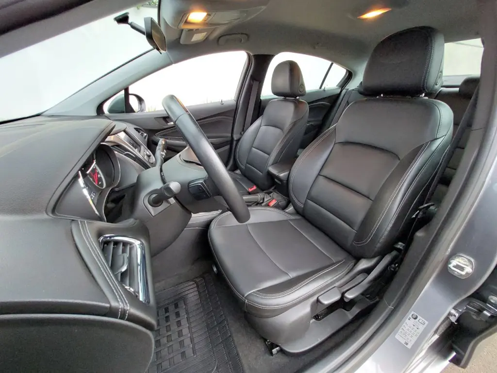 CHEVROLET Cruze Sedan - Foto