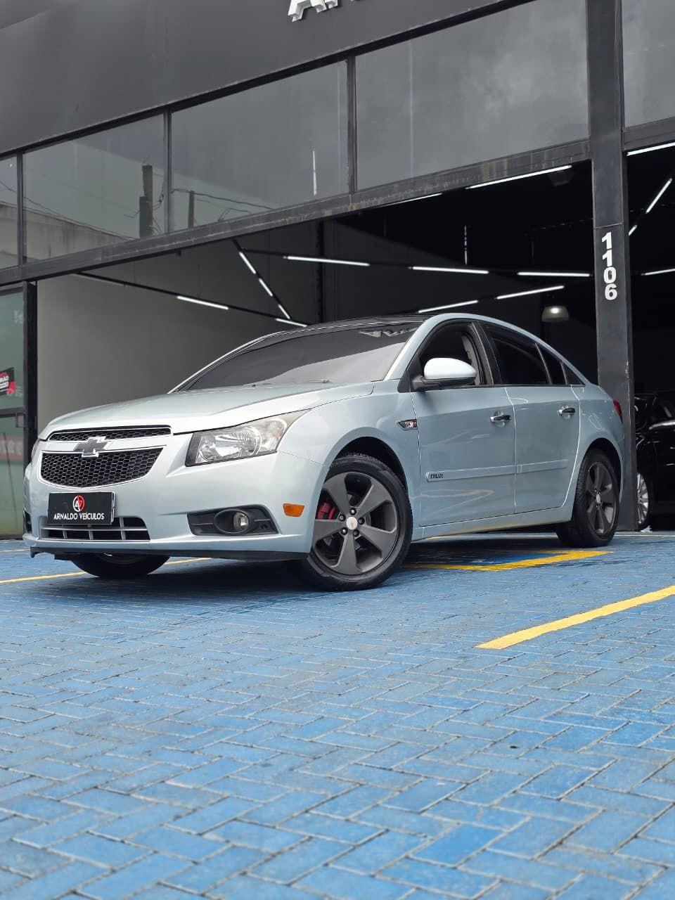 CHEVROLET Cruze Sedan - Foto