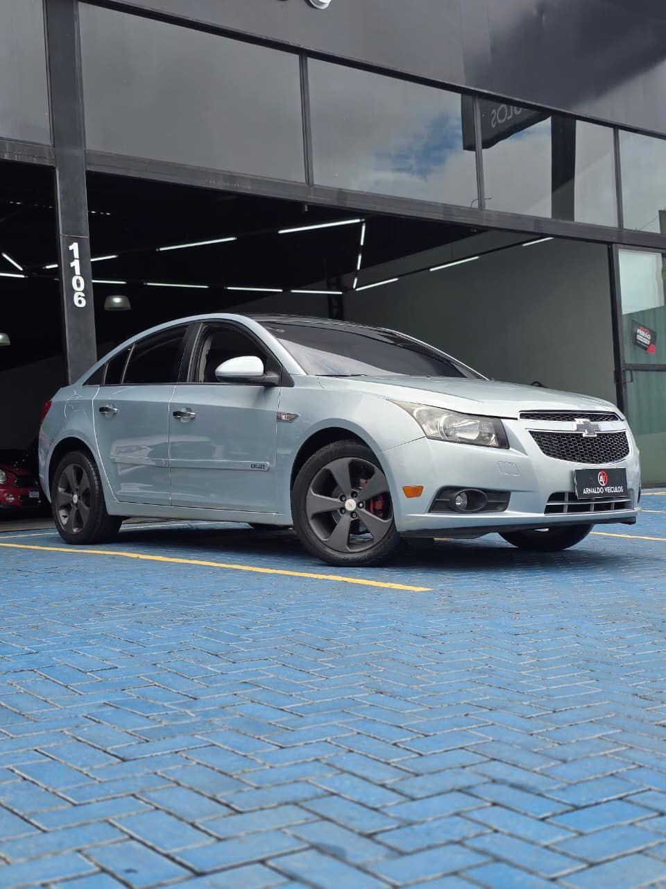 CHEVROLET Cruze Sedan - Foto