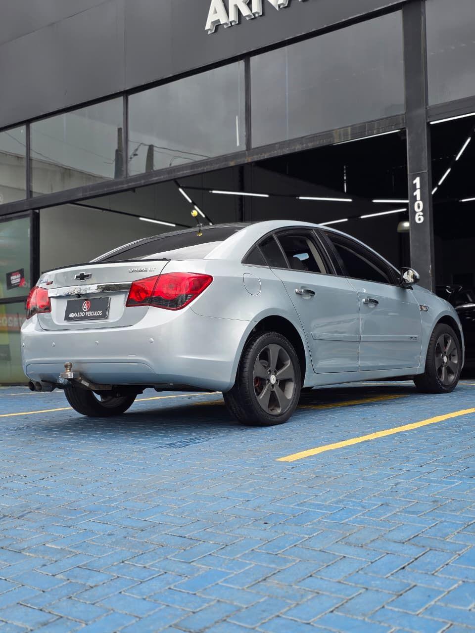 CHEVROLET Cruze Sedan - Foto