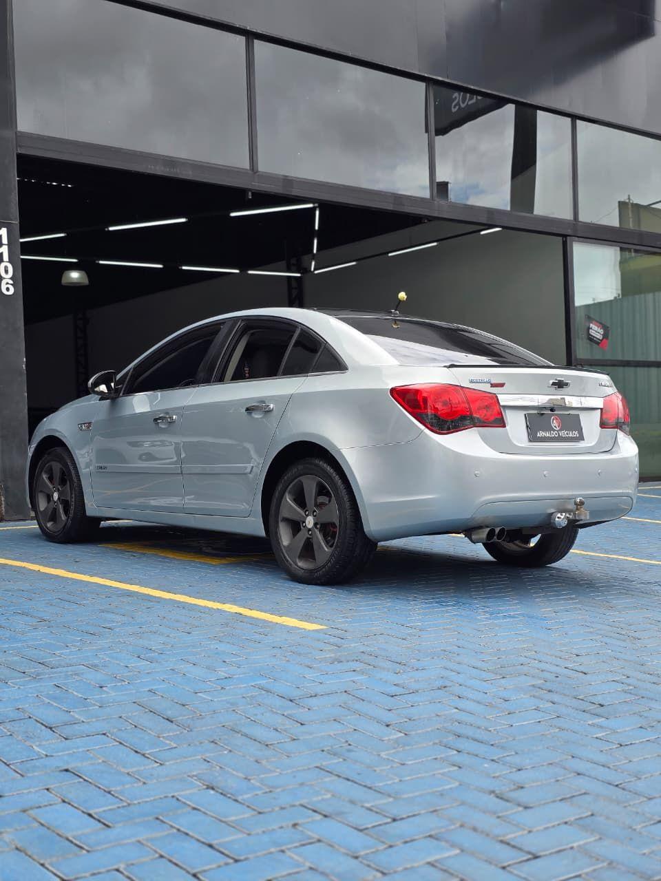 CHEVROLET Cruze Sedan - Foto