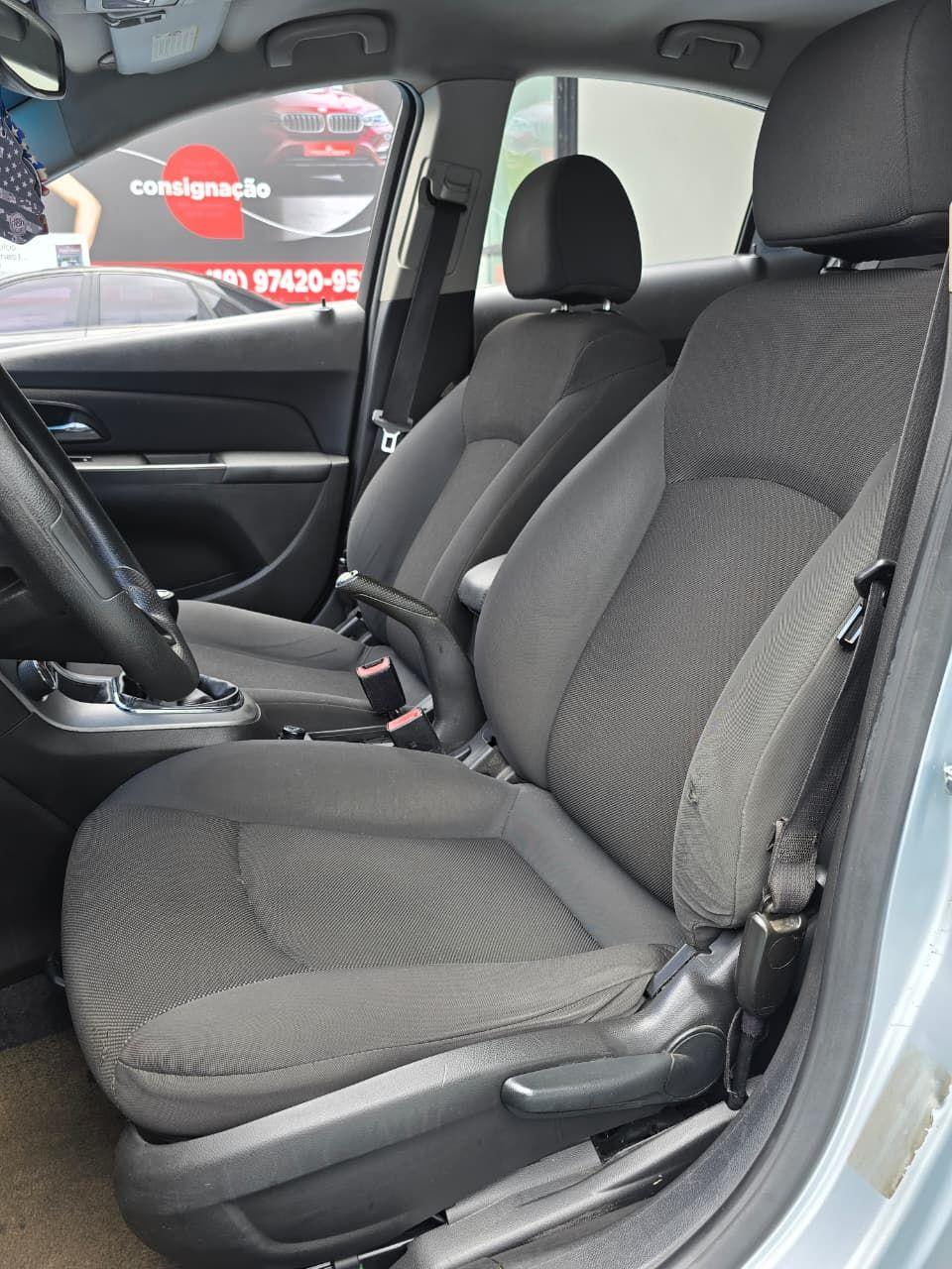 CHEVROLET Cruze Sedan - Foto