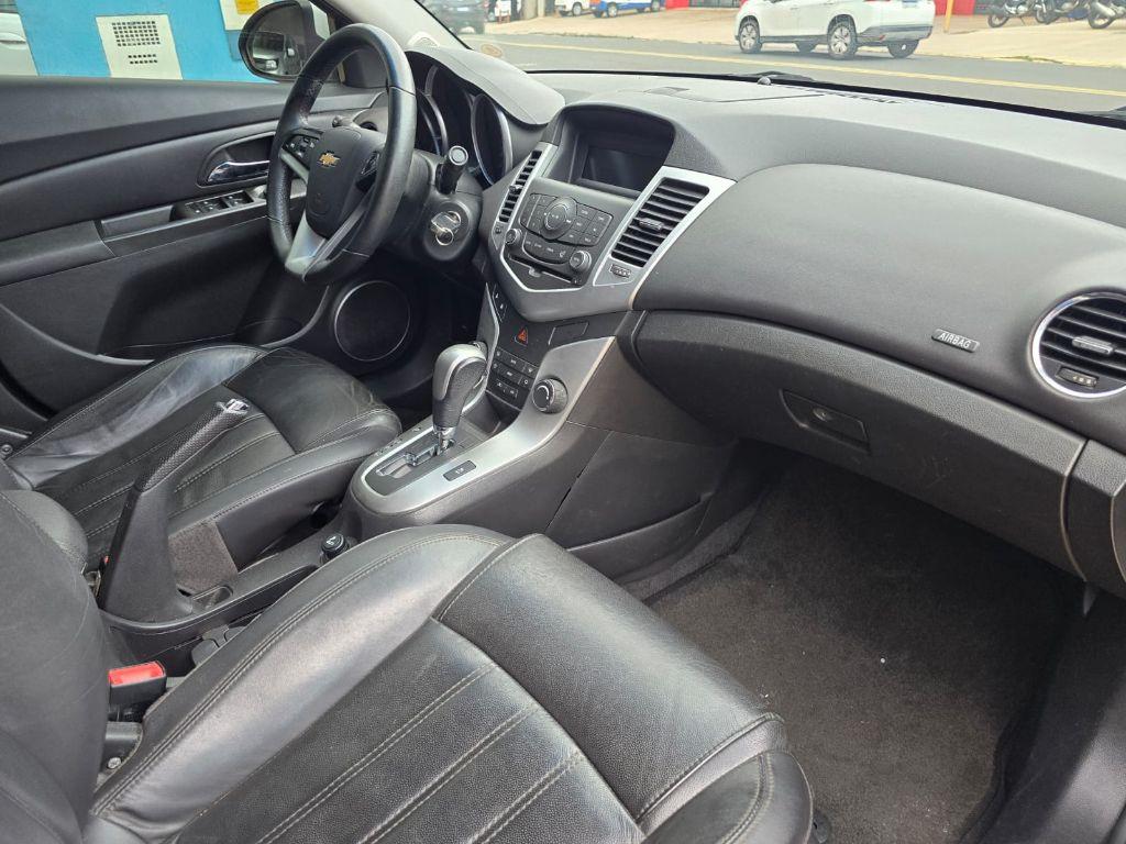 CHEVROLET Cruze Sedan - Foto