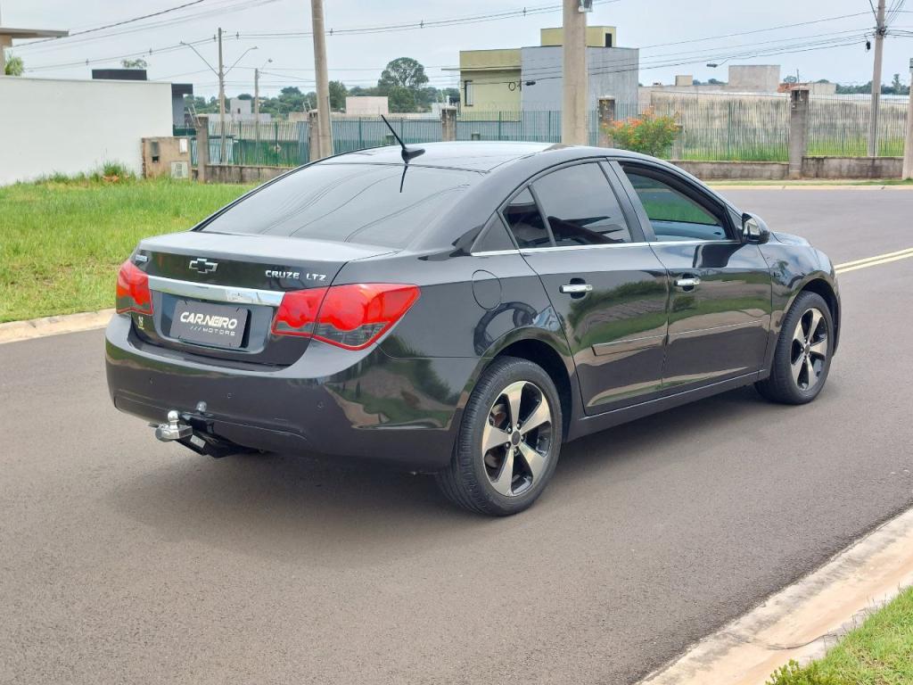 CHEVROLET Cruze Sedan - Foto