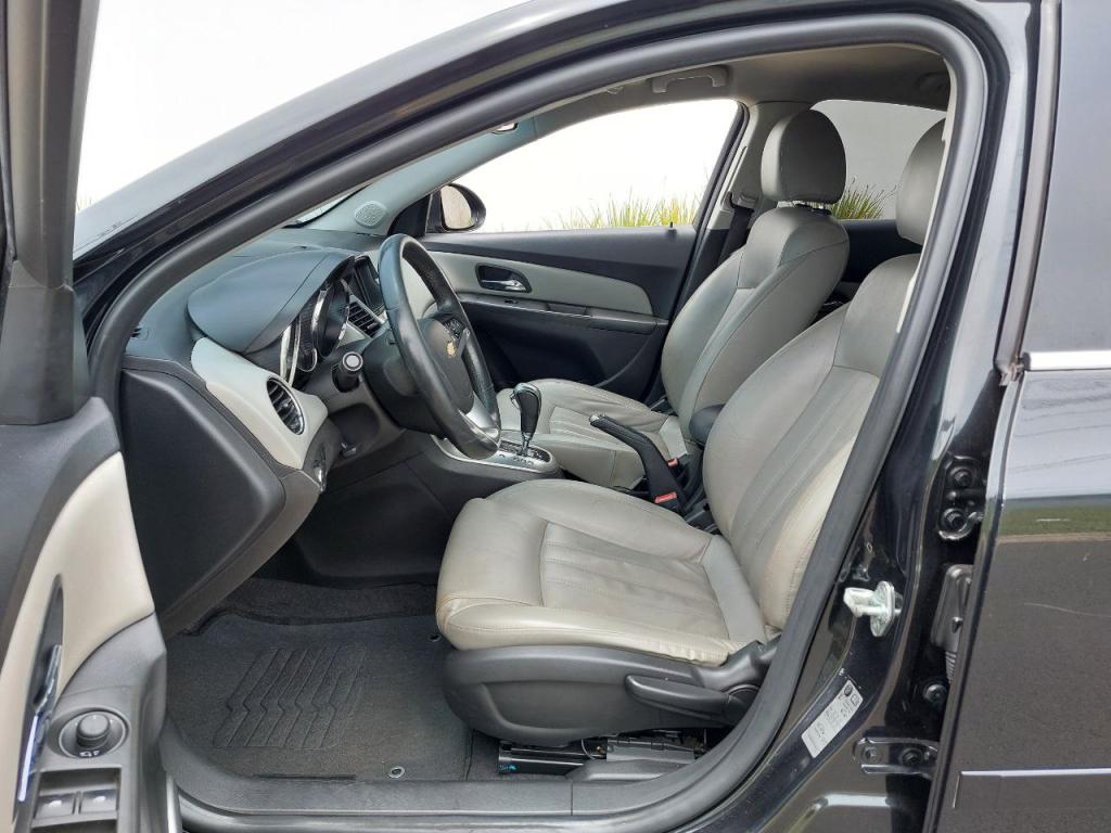 CHEVROLET Cruze Sedan - Foto