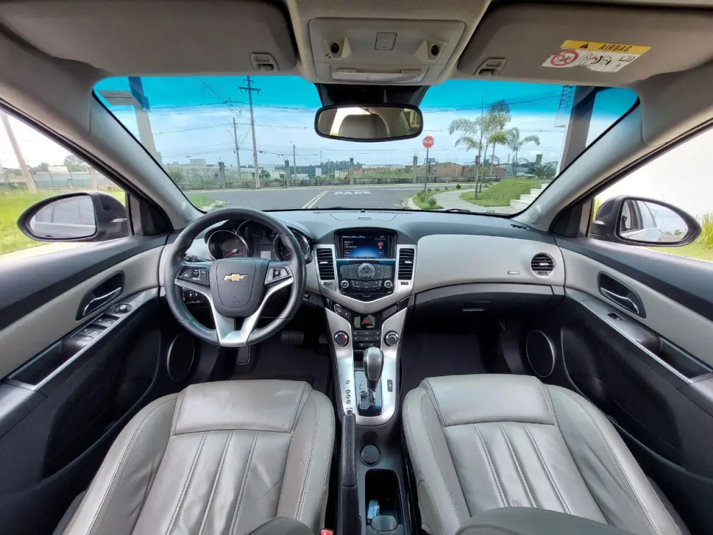 CHEVROLET Cruze Sedan - Foto