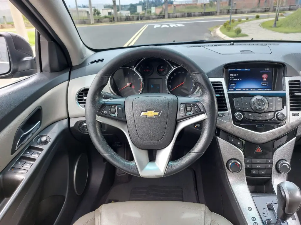 CHEVROLET Cruze Sedan - Foto