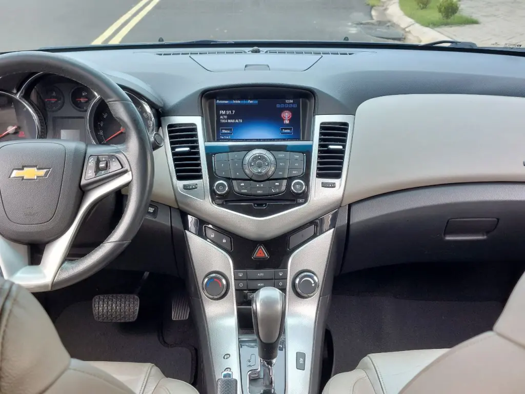 CHEVROLET Cruze Sedan - Foto